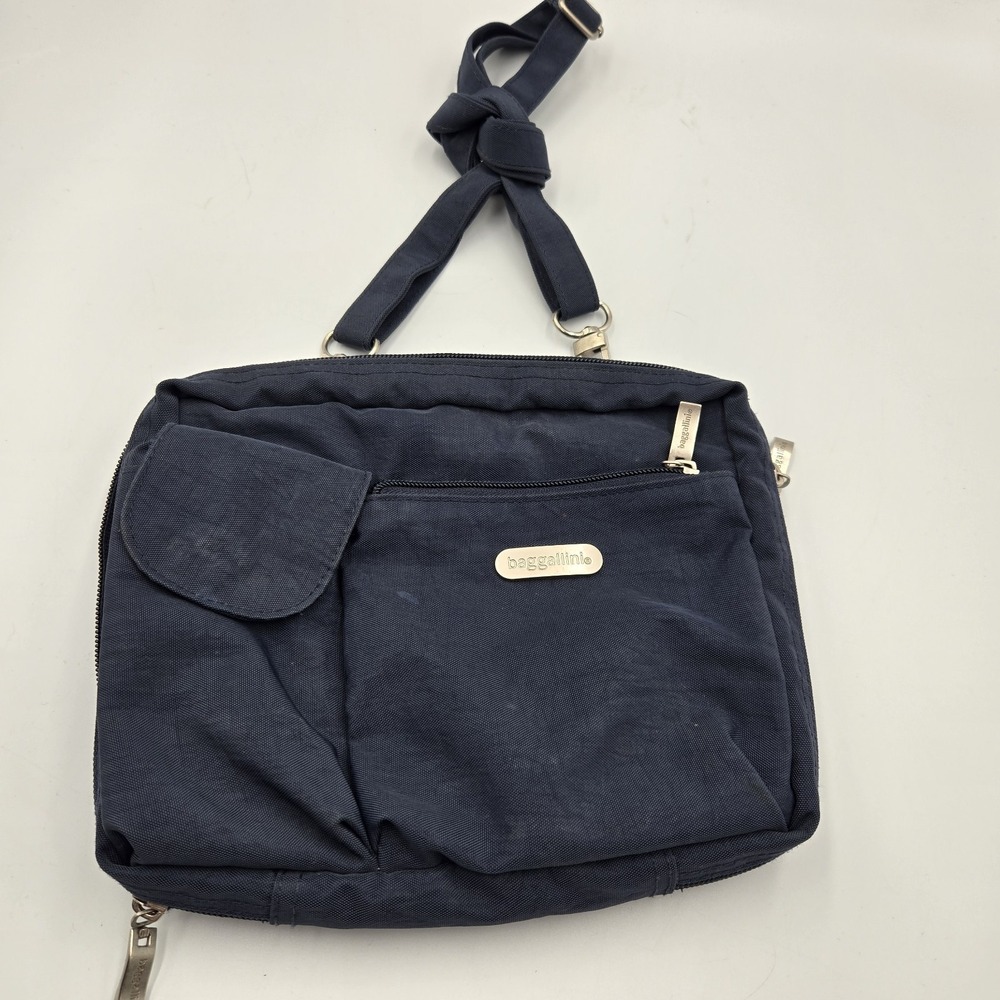 Baggallini Boho Bag Blue‎ Multi-Pocket Adjustable Strap Cross-Body Zip Purse